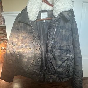 Women’s Avec Les Filles camo jacket.